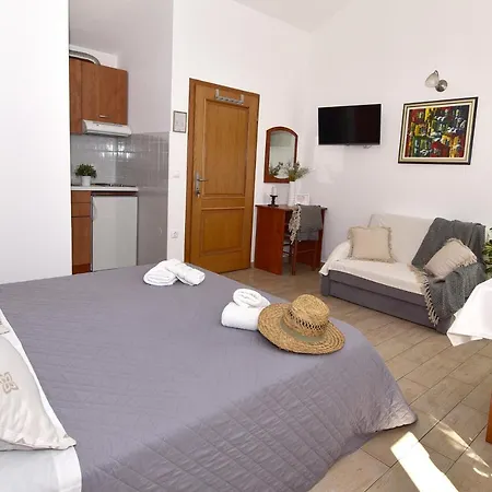 Old Town Apartment *