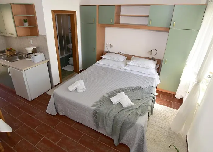 Old Town Apartment *