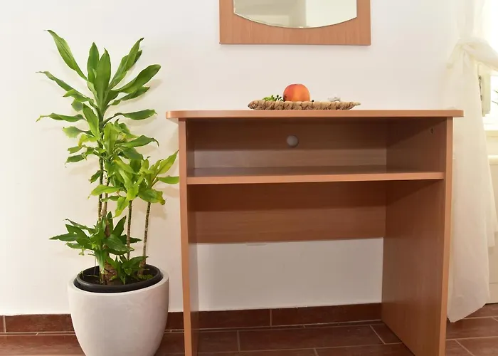 Old Town Apartment *