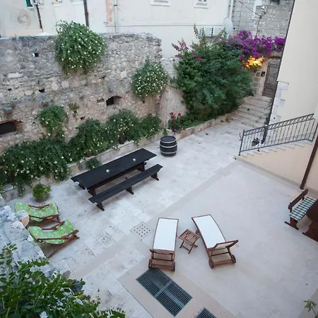 Old Town Apartman