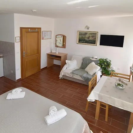 Old Town Apartman *