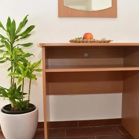 Old Town Apartment *