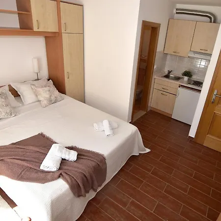 Old Town Apartment *